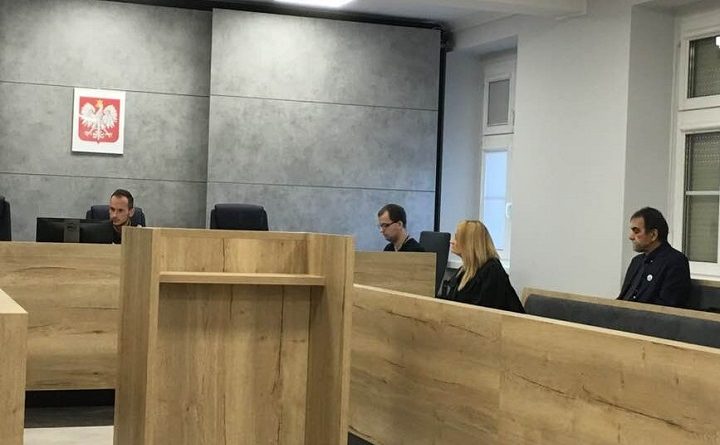 Leszek Pielin przed sądem w Gorzowie Wielkopolskim za naklejenie klepsydry na drzwiach biura minister Rafalskiej