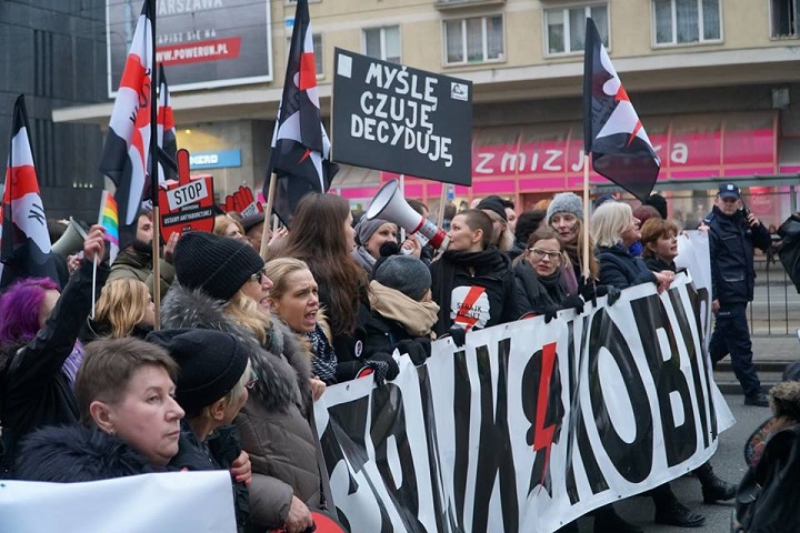 Czarny Piątek w Warszawie