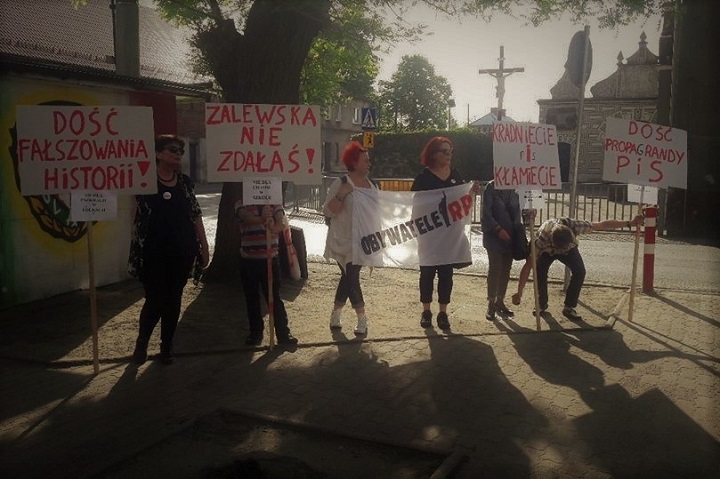 Obywatele RP w Lutyni na spotkaniu z minister Zalewską